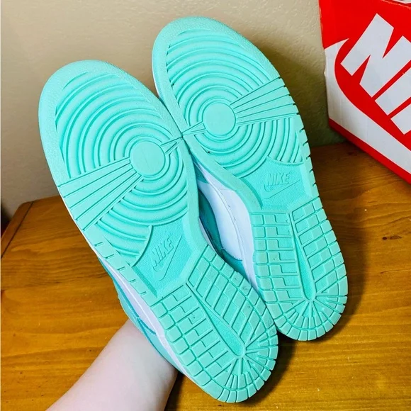 EUC RARE Women’s Nike Low Dunk Green Glow/White Sneakers - HTF - Picture 14 of 17
